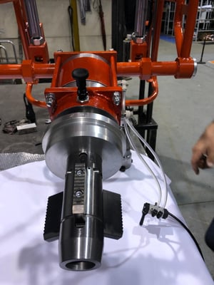 coil manipulator with mechanical chuck